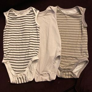 Hanes sleeveless onesies, set of 3. 18-24 months.